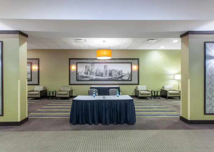 Hotel Crowne Plaza Chicago Ohare & Conf Ctr By Ihg 4*
