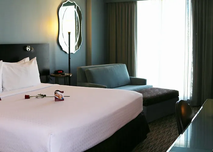 Crowne Plaza Chicago Ohare & Conf Ctr By Ihg 4*