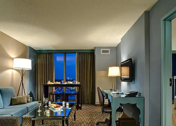 Crowne Plaza Chicago Ohare & Conf Ctr By Ihg 4*
